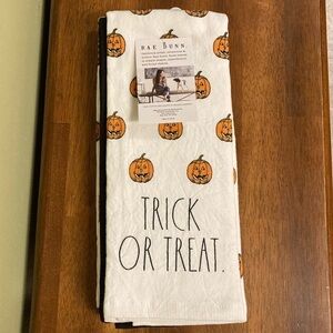 NWT RAE DUNN TRICK OR TREAT JACK-O-LANTERN SET OF 3 KITCHEN TOWELS